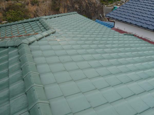見事に屋根が生き返りました！これで塗り替えも不要ですので安心ですね