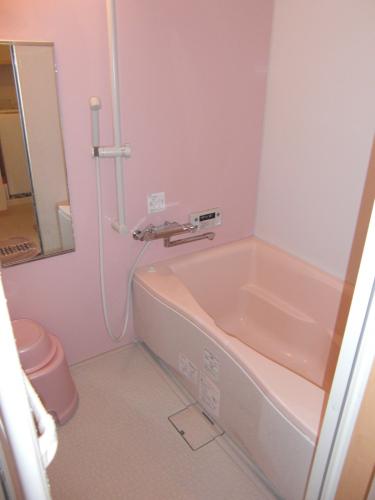 ピンクのお風呂です。