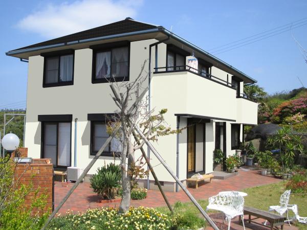 打ち合わせ時パソコンでイメージの提案中