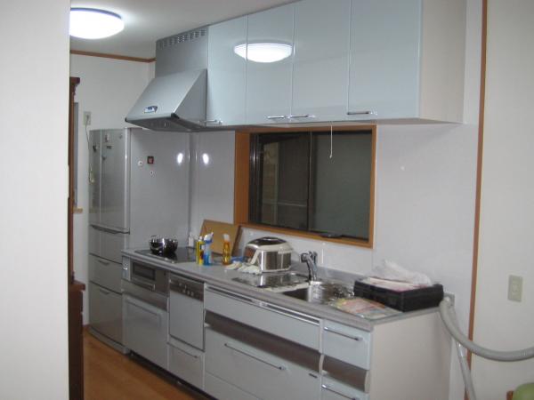 ミカドのシステムキッチンです。もともとお風呂のすぺーすです