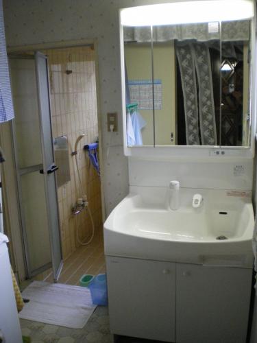 洗面化粧台入替工事〜長崎市〜