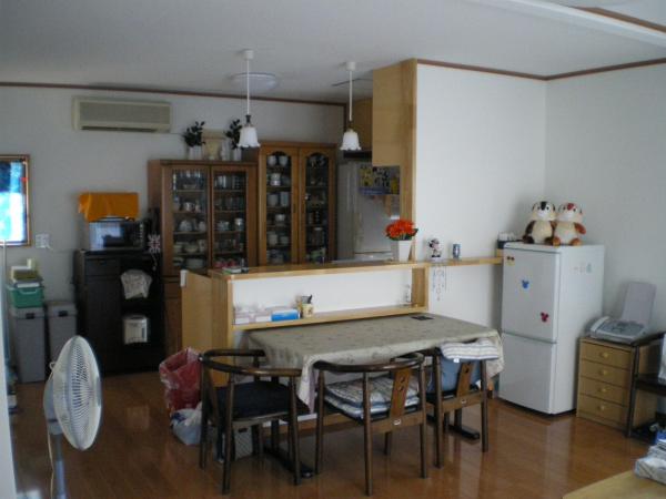 カウンターを造って対面キッチンにしました