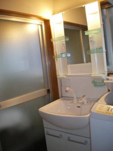 ノーリツ　シングルレバーシャワー水栓の洗面化粧台