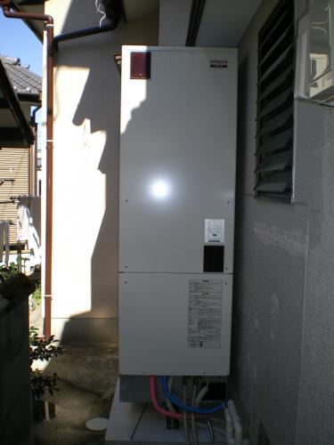 日立の電気温水器です