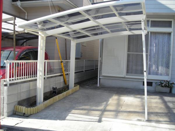 約１５ｍブロックを２段積み、フェンスを設置。