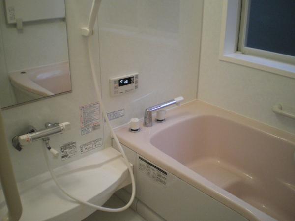 浴槽水栓はユニエーター専用です。