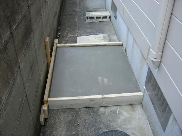 まずは、丈夫な台を作ります。