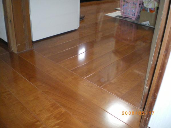 すべての敷居撤去　段差調整　フローリング貼り