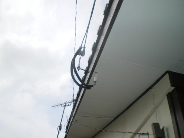 電柱からに引込み線も・・・