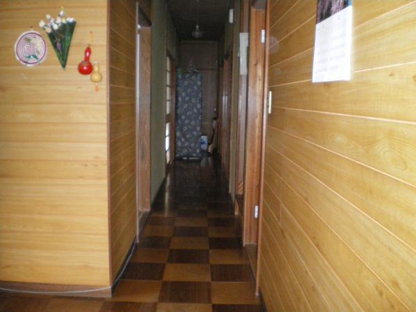 あちこちに段差のある廊下