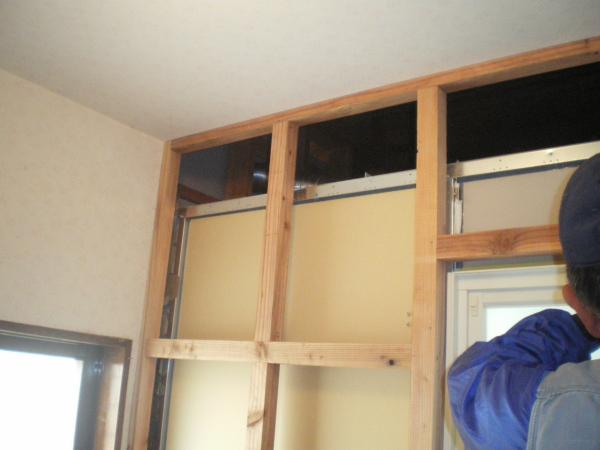 ユニット組立後、間仕切壁造作