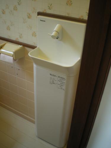 コンパクトな手洗い器です