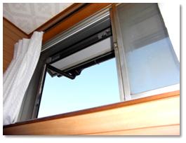 電動に交換しました。スイッチ1つで開け閉めできます。		