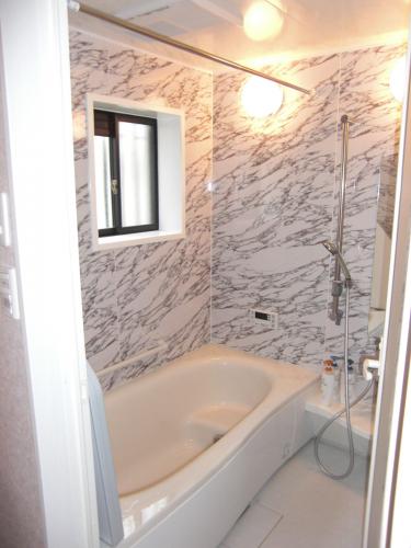 天井も高くなり、浴槽も広くなりました。