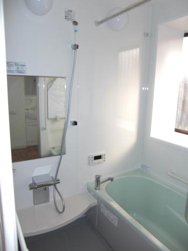 お湯の熱源を切り替えられるように特殊な配管をしました。