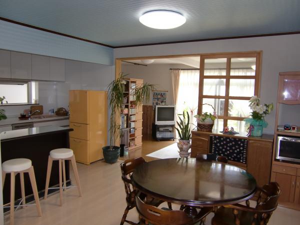 ブルーの天井に　ホワイトの床材・・・ご主人さまのカラーコデイネート・・素晴らしい〜