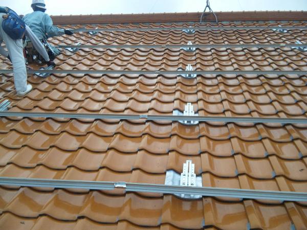 支持瓦とフレームの設置