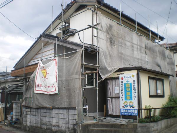 １階外壁張り替え中