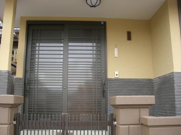 玄関ドアも取替ました。