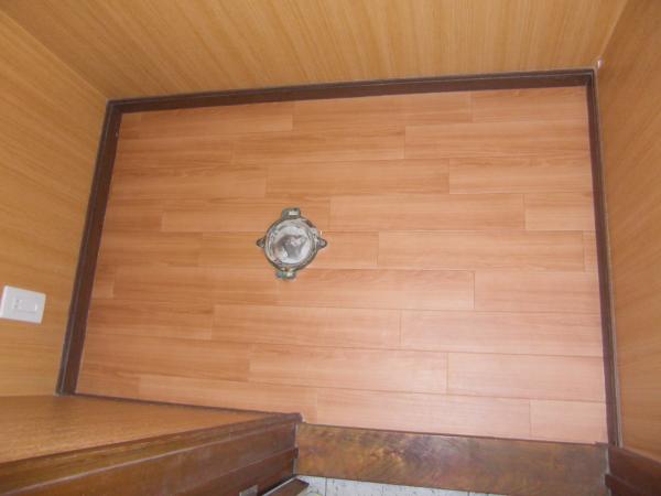 新しいＣＦシートを貼ります。