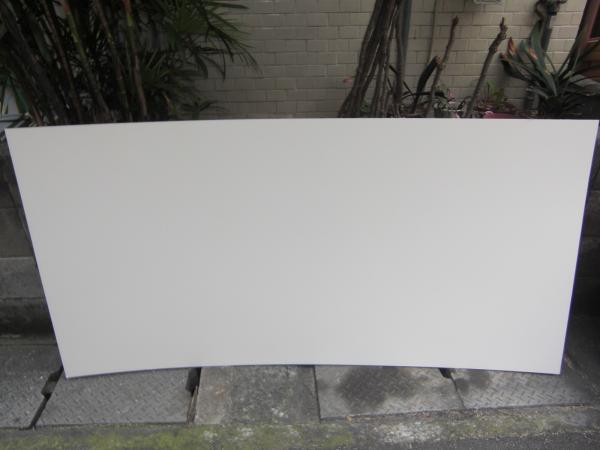 これが水に強いポリ合板です。