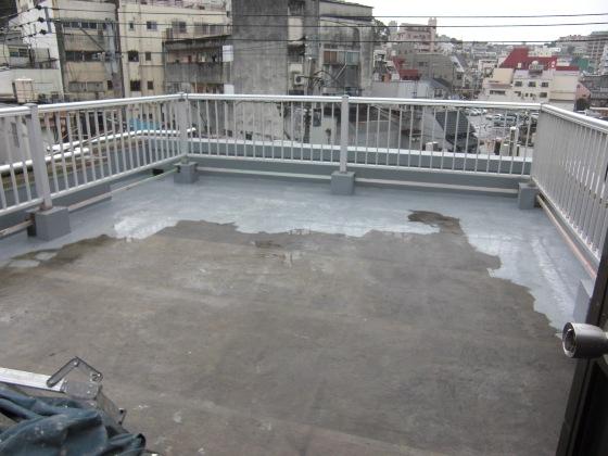 施工途中で雨雨雨、今年の春は雨だらけ。予定より工期が長くかかってしまいました。