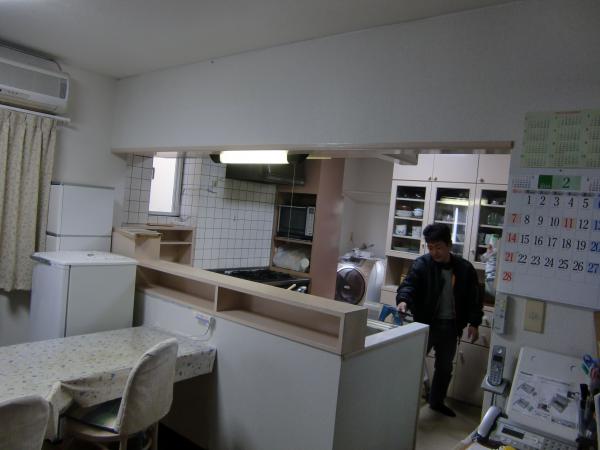 対面キッチンになってます。