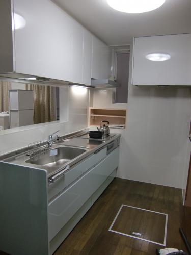 ４日間の工程で完成しました　スッキリⅠ型キッチンに変わりました