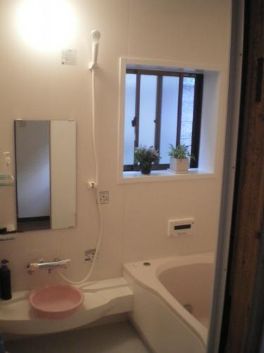 ユニットバス・キッチン・下屋瓦葺き替え・内装工事〜長崎市〜