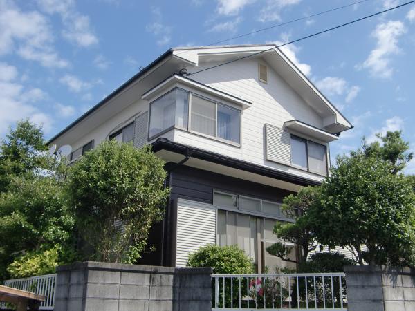 外壁塗装はセラミックシリコン成分の防水塗料を使いましたので水をはじく成分ＯＫ！