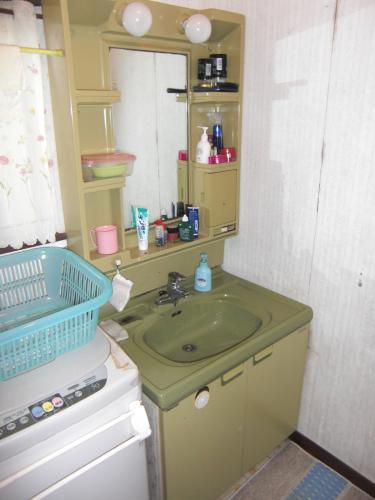 既存の洗面台です。