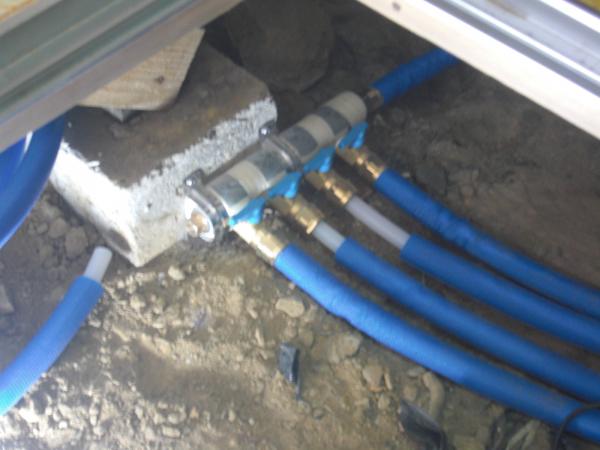 敷設替えはヘッダー方式で行いました。