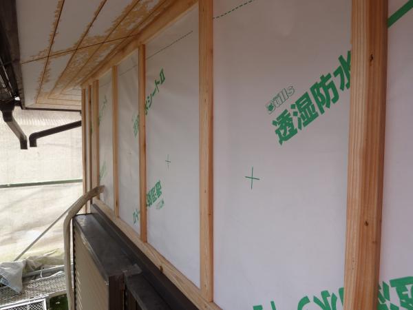 透湿防水シートを張り替えます。