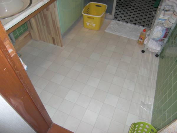 床のCFも貼り替えました。