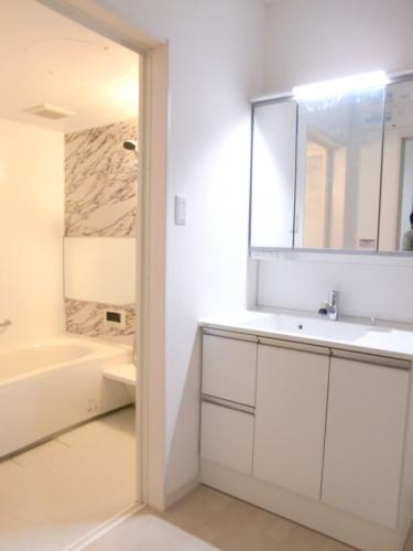 ２階の水廻りはパナソニックをメインに！　白を基調とした奥様のイメージ通りに仕上がりました