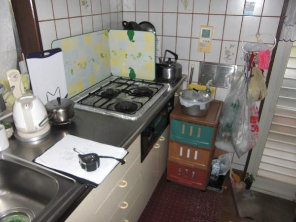 ガスコンロも古くなっていました。