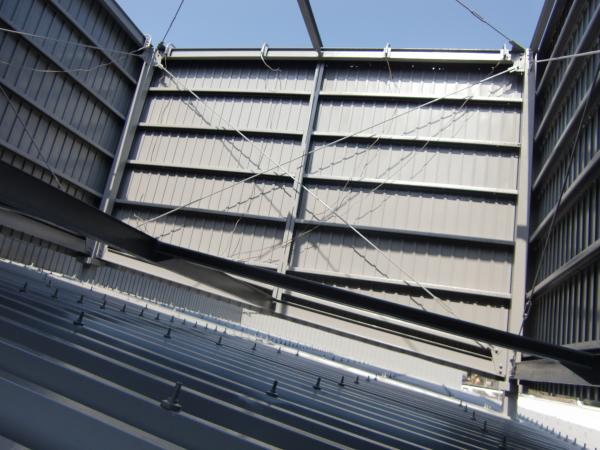 塔屋の内部も　きっちりウレタン２回塗り　　もちろん錆止めも１回入ってます