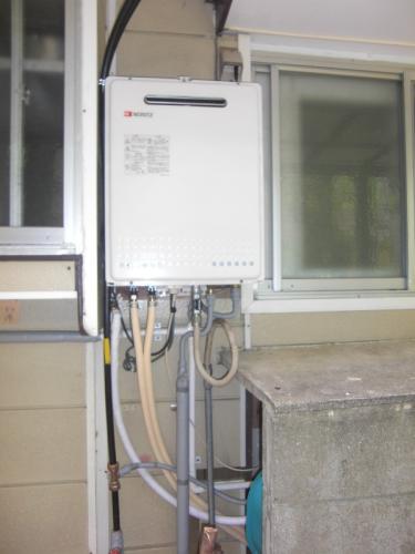 ちょっとでかくなりましたが追い炊き可能な給湯器です。