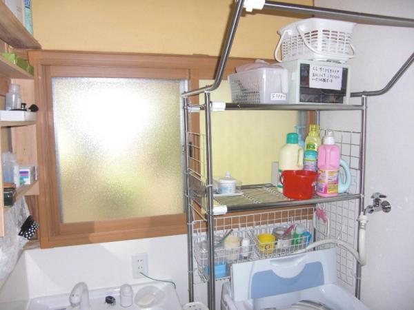 脱衣室にも内窓設置で断熱はばっちりです。