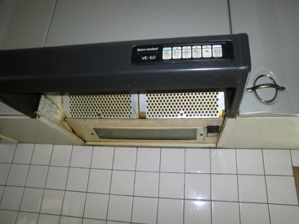 お掃除が大変だった　換気扇も一緒に交換しました