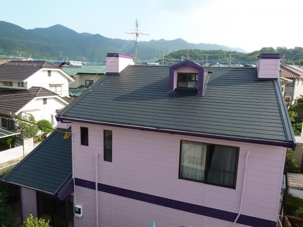 瓦はコロニアルグラッサに葺き替えました。