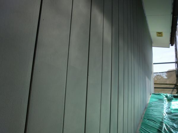 下塗りにサビ止めを塗りました。