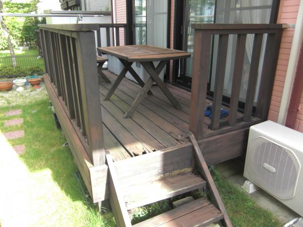 朽ちてきたウッドデッキを・・・