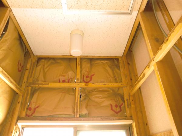 下地を作る前の骨組みです。天井は既存利用しました。