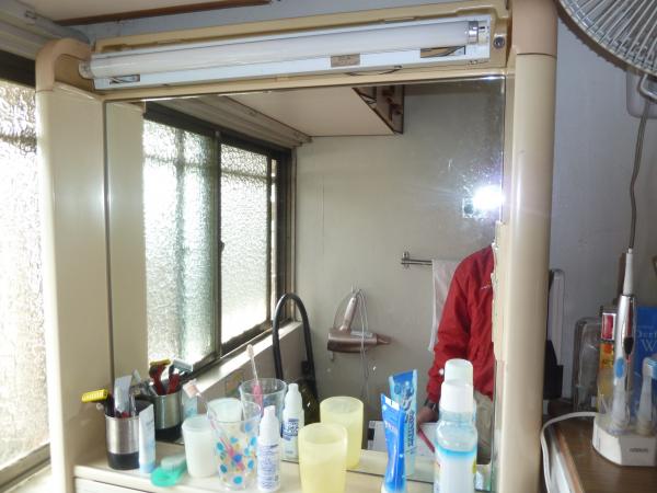 以前の洗面化粧台です。