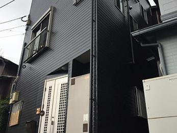 家を建てて10年、外壁が劣化したとのこと。長持ちするフッ素塗料をご提案しました。