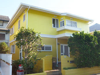 外壁色をガラッと変えてイメージチェンジしました。