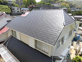 塗装が剥がれていた屋根も綺麗になりました。