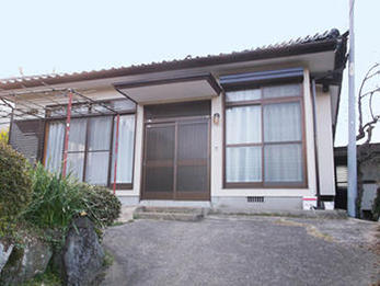 以前に比べて艶のある綺麗な外壁に仕上がりました。