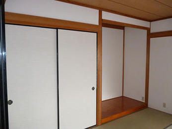 変色していた壁や床などとても綺麗になりました!